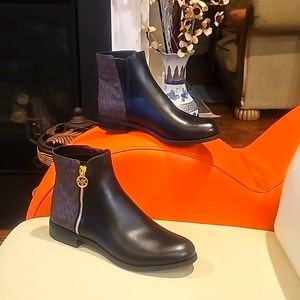 Size 10 Michael Kors Flat Ankle Booties. Brand New